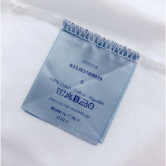 Christian Dior 🐝
T-SHIRT WITH BEE EMBROIDERY - Picture 7 of 15